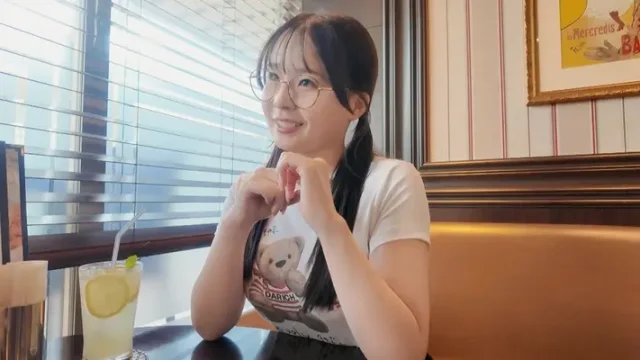 SIRO-5609 · 통통한 몸매의 최고봉 [모모 20세] 남자에게 헌신하는 야한 섹스에 정신이 나가!! 궁극의 안는 느낌! 여성의 최고 도달점! [첫 촬영] 인터넷으로 AV 응모→AV 체험 촬영 2492
