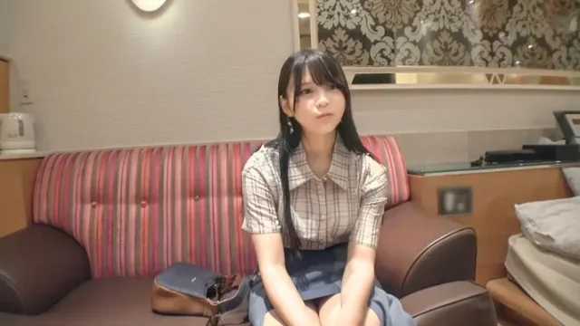 SIRO-5602 · 얌전한 얼굴로 좆을 넣으니 썪썪 신음하는 수수한 아이 짱! F컵 가슴을 흔들면서 느끼는 모습은 압권! 【첫 촬영】넷에서 AV 응모→AV 체험 촬영 2495