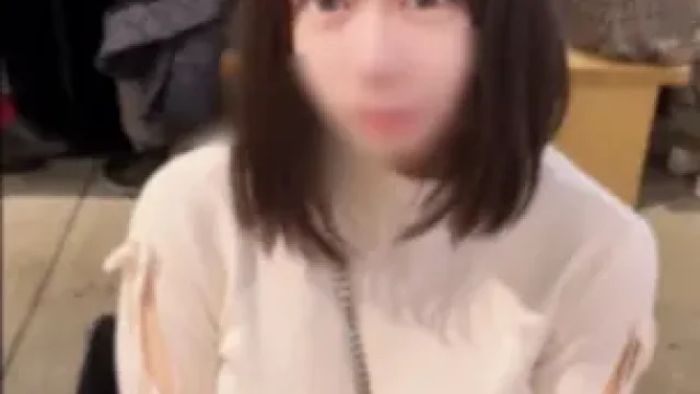FC2-PPV-4883275 · ※爆乳【初次/无码】「我的胸部一直是个烦恼…」破坏力极强的I罩杯职场女性。疯狂揉捏那对像迷路tank（奶牛）一样的巨乳，大量阴道内射精。