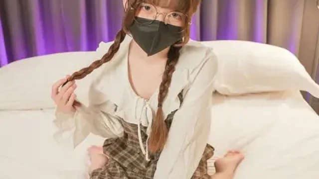 FC2-PPV-4883172 · Cup A: Sobrang Cute na 19-anyos na Loli na may Maliit na Suso (146cm) Part 3