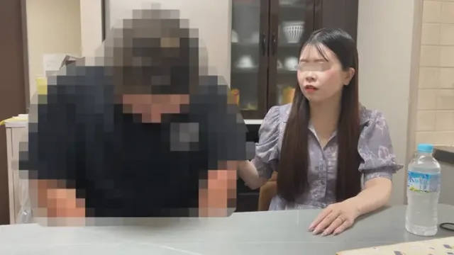 FC2-PPV-4985498 · Pribadong Shooting: Ang Asawang Pinasan Ang Utang. Walang Tulong Kahit Ginagawa Sa Tabi Ng Asawa. Creampie Sa Sariling Bahay Pero Parang Dayuhan.