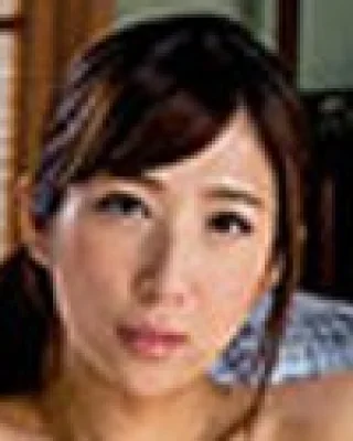 Rina Ayana (Akari Nanahara)